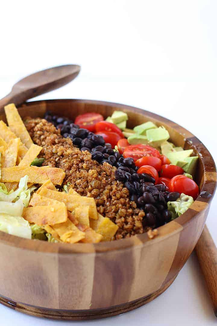 Finished dish in a wooden salad bowl