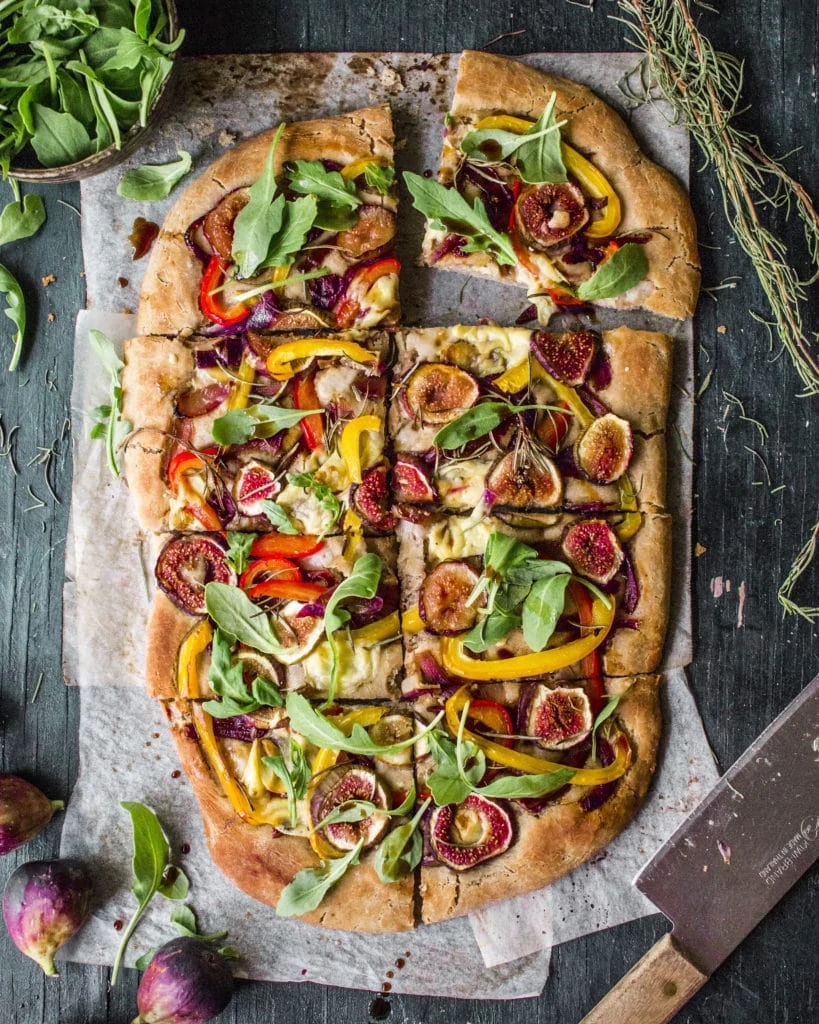 Fig and Caramelized Onion Pizza